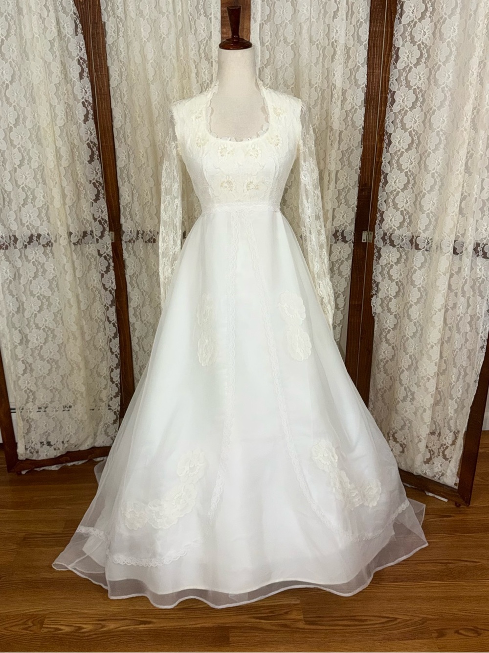 Beautiful Vintage 1970s/80s JcPenney Wedding Gown